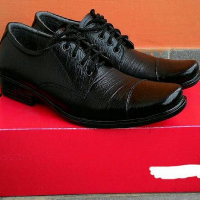Sepatu Pria Pantofel Kulit Sapi Kickers Sepatu Kerja Pria Sepatu Kantor Sepatu Formal Kickers SP 19