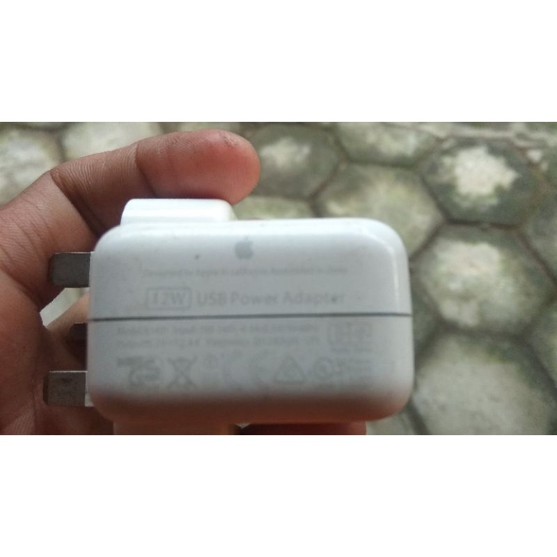 ADAPTOR IPAD 12 WAT ORIGINAL