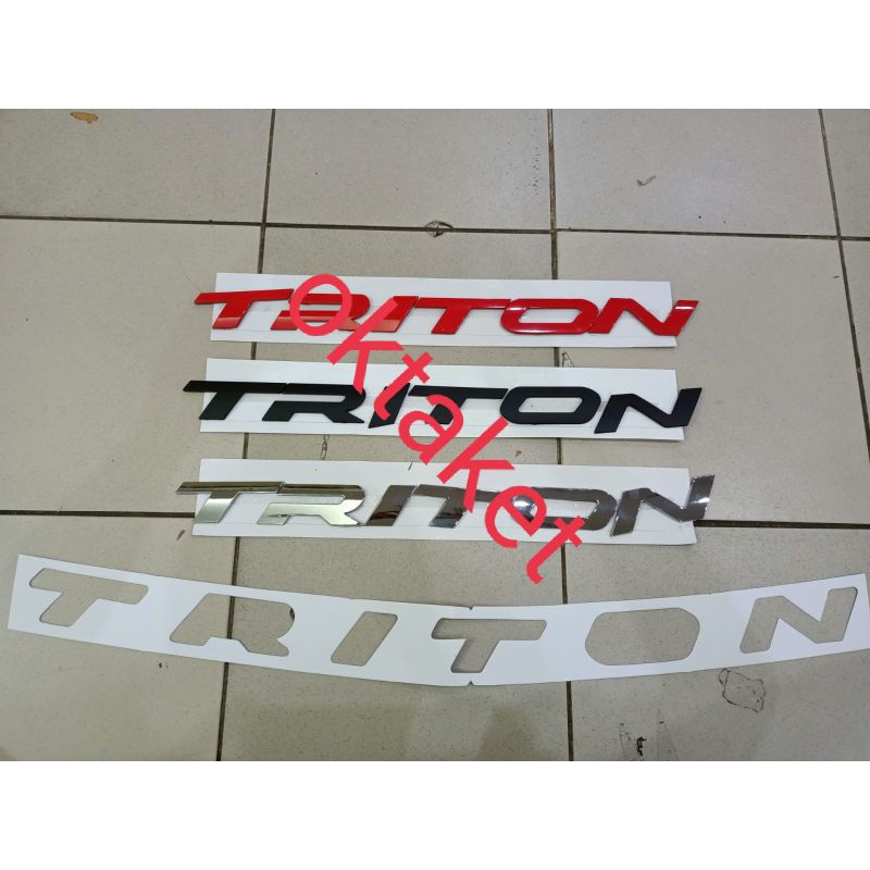 emblem kap mesin TRITON merah hitam chrome