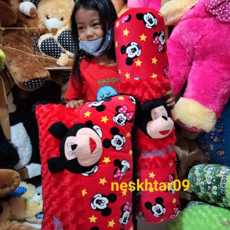 boneka bantal set karakter mickey mouse