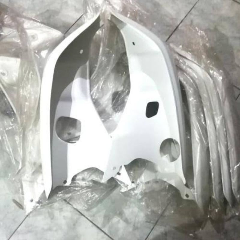 sayap Honda grand legenda putih imitasi merk Narita