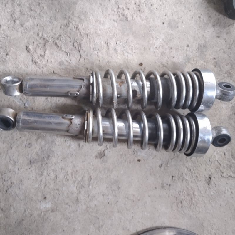 Shock belakang Thunder 125