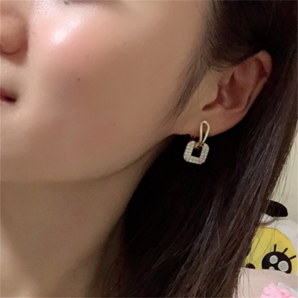 Anting Klip Tanpa Tindik Bentuk Kotak Lapis Emas Hias Kristal Untuk Wanita