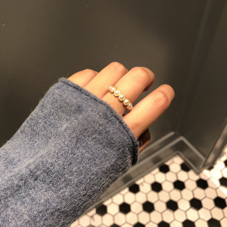Aksesoris fashion wanita versi Korea dari temperamen sederhana manis dan serbaguna cincin mutiara berkualitas tinggi hadiah pasangan pacar ring