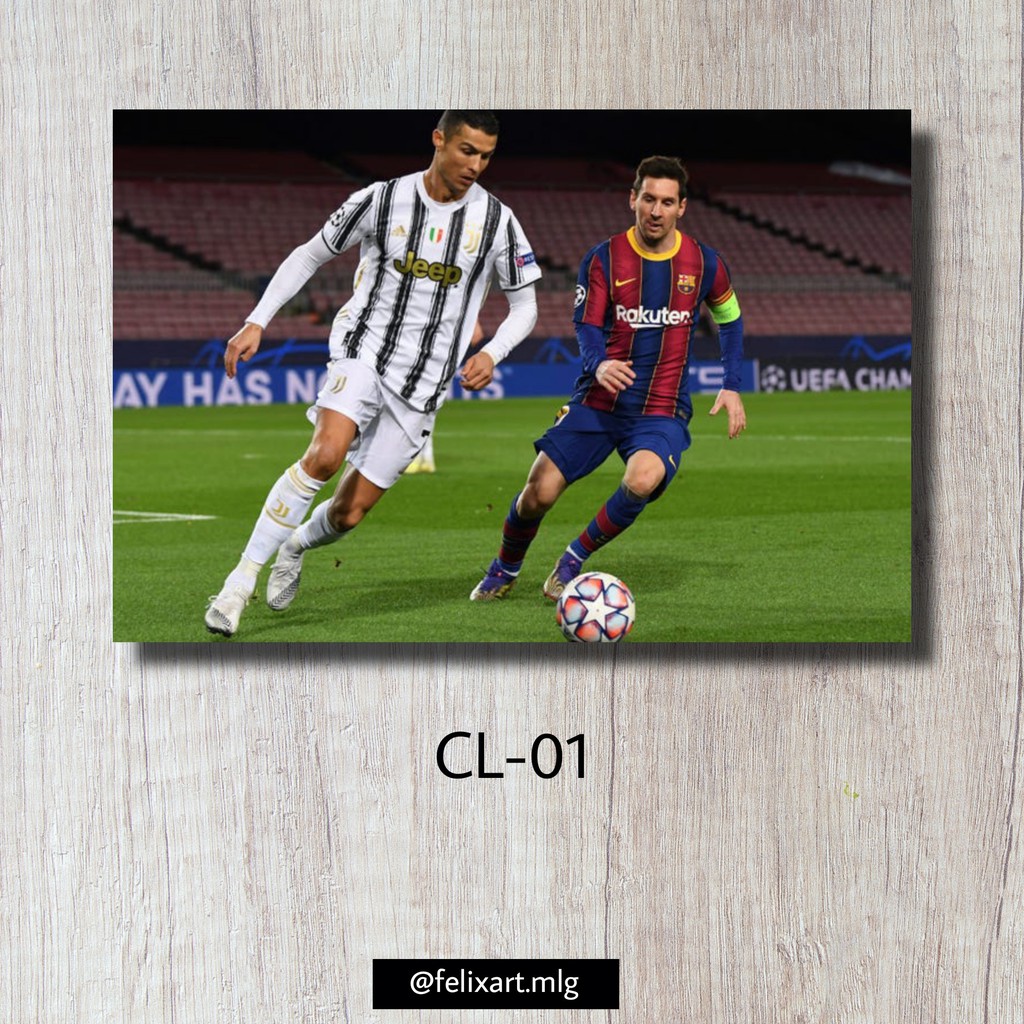 Poster Kayu Lionel Messi & Cristiano Ronaldo Poster Bola Hiasan Dinding Iconic CL-01