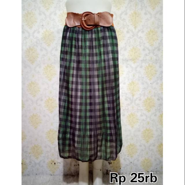 Rok panjang kotak kotak