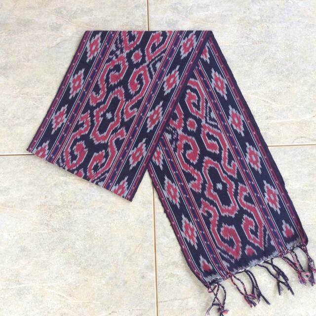 Syal Tenun