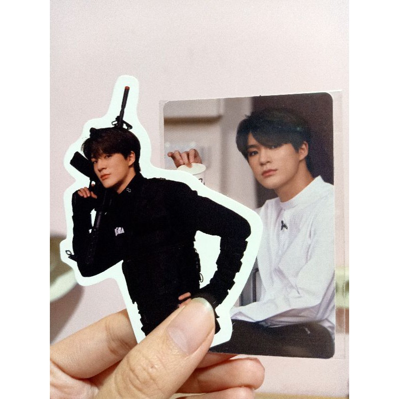 (BOOKED) PC Sticker Puff Jeno