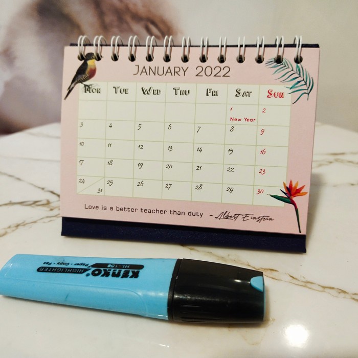 

READY Kalender Mini 2021 / Kalender Meja Kantor (ada hari libur Indonesia) TERLARIS