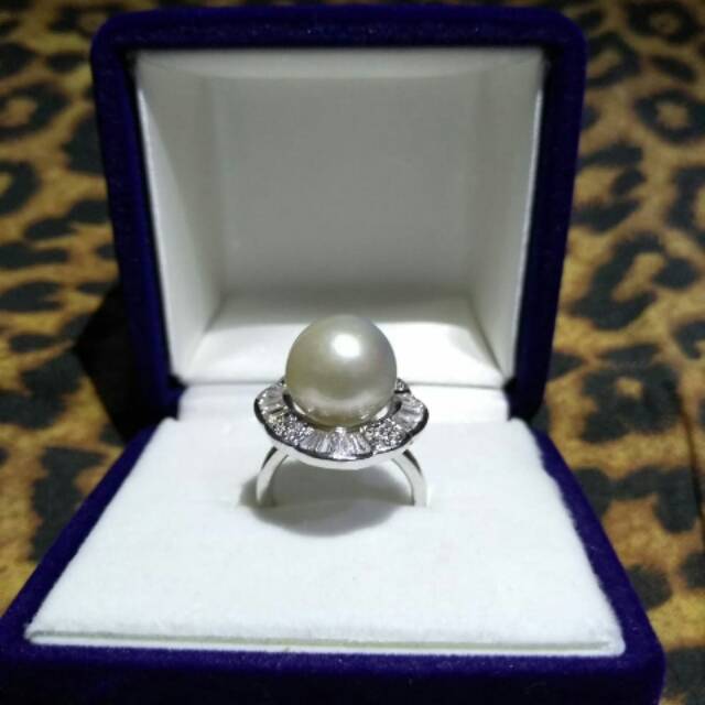 Cincin Rhodium. Mutiara air payau.