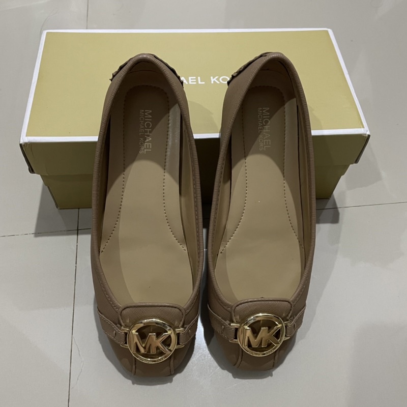 Preloved Michael Kors MK Fulton size 6