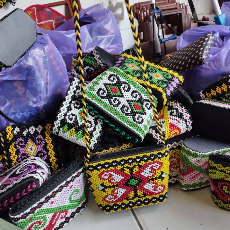 Tas selempang manik motif etnik dayak kalimantan - tas wanita - tas etnik