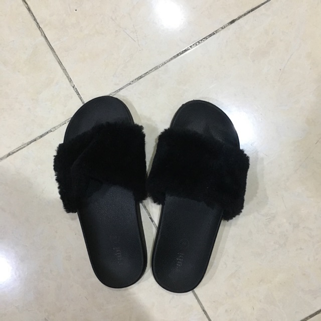 sandal bulu rubi