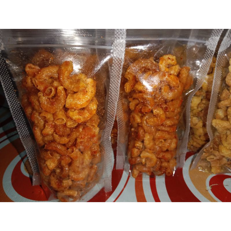 

Aneka cemilan Makaroni Kijing bumbu balado