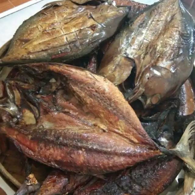 

Ikan Cakalang Asap,Cakalang Fufu berat segar 800gram(menjadi -+400gr)