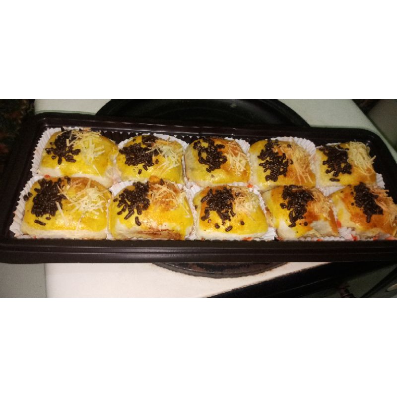 

bolen pisang full cokelat keju (luar dalem) isi 10