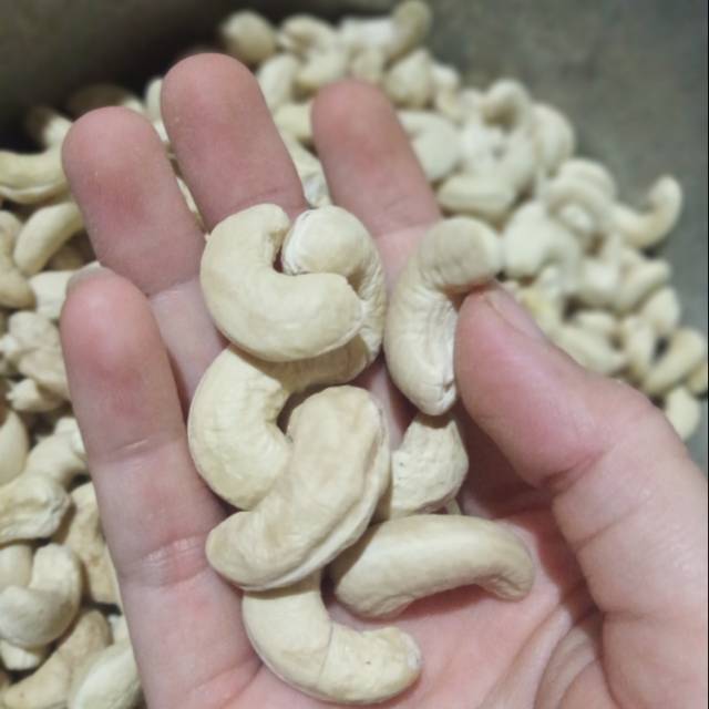 

Kacang Mede super mentah 1kg