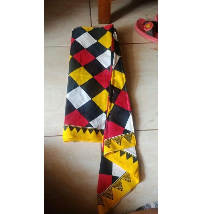 Lagi Tren.. jarik poleng bali jadi