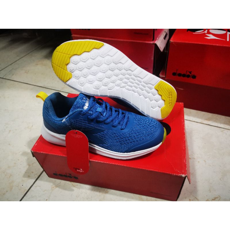 Sepatu Running Santai Diadora Amadeo Original
