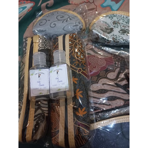 

souvenir tunangan nikahan tempat pensil batik khas semarang jogja solo etc