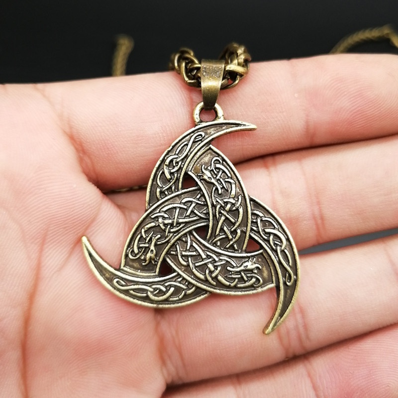 Kalung Liontin Segitiga Naga Celtic Bahan Stainless Steel Gaya Vintage Untuk Pria