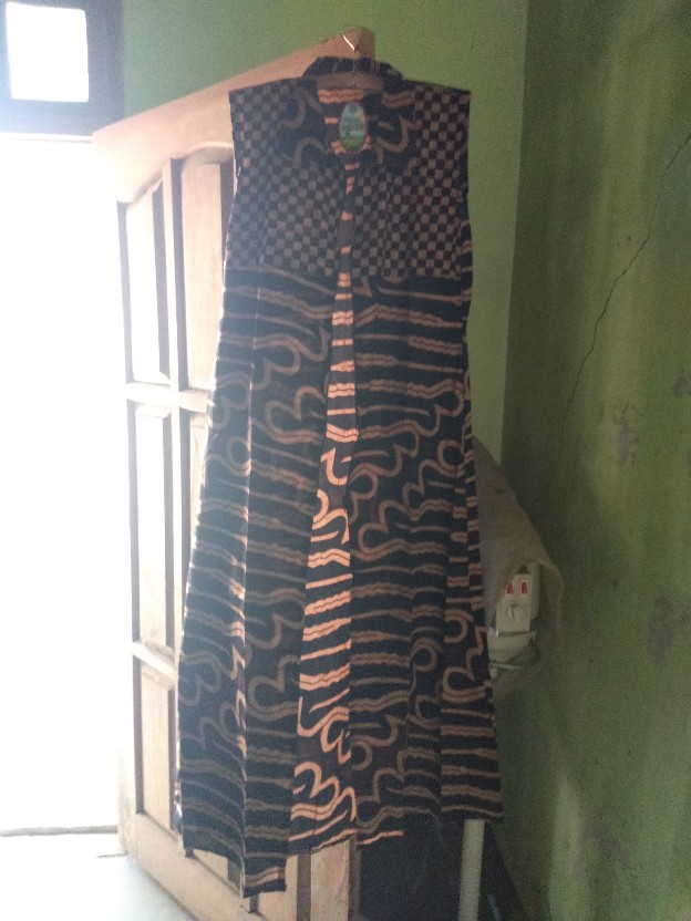 Maxi Cardi Genes Batik Parang Ireng Rompi Panjang Outerwear