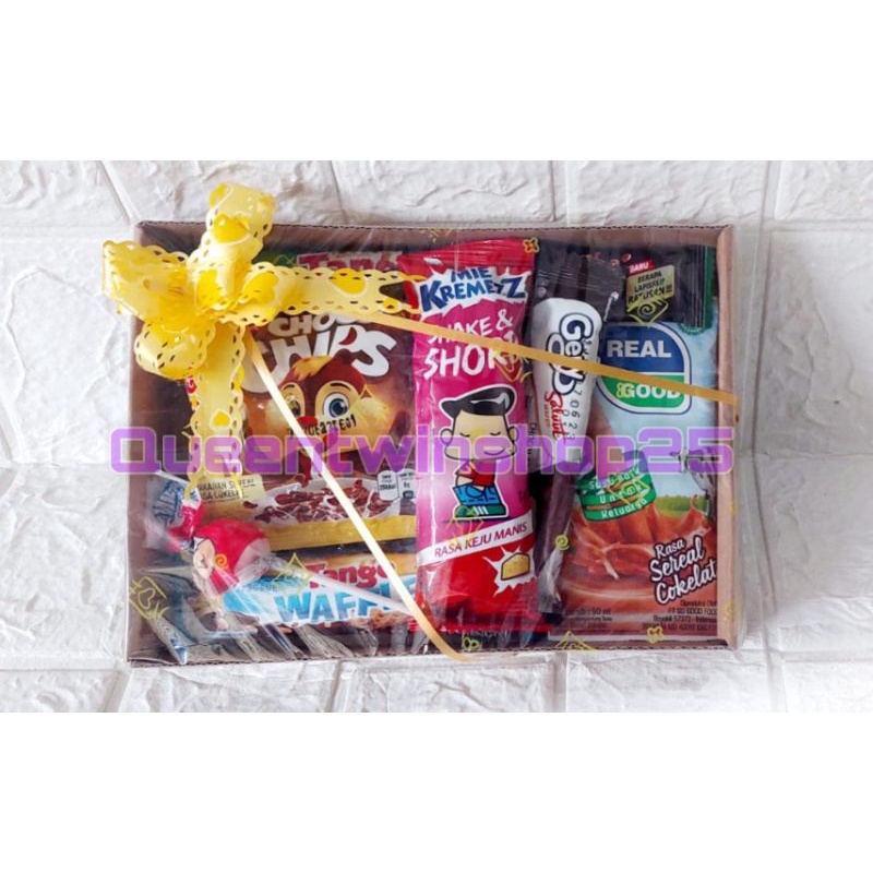 

PARCEL SNACK MURAH/HAMPERS SNACK UKURAN BOX 20X15 CM
