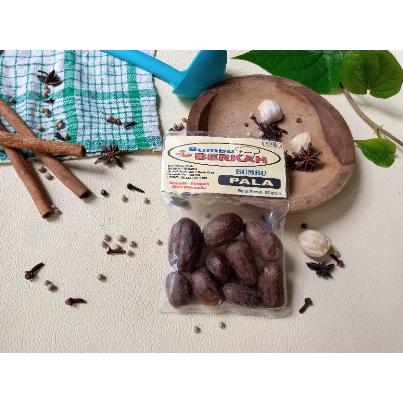 

biji pala 50 gram / pala lonjong / bumbu dapur / Bumbu Rempah