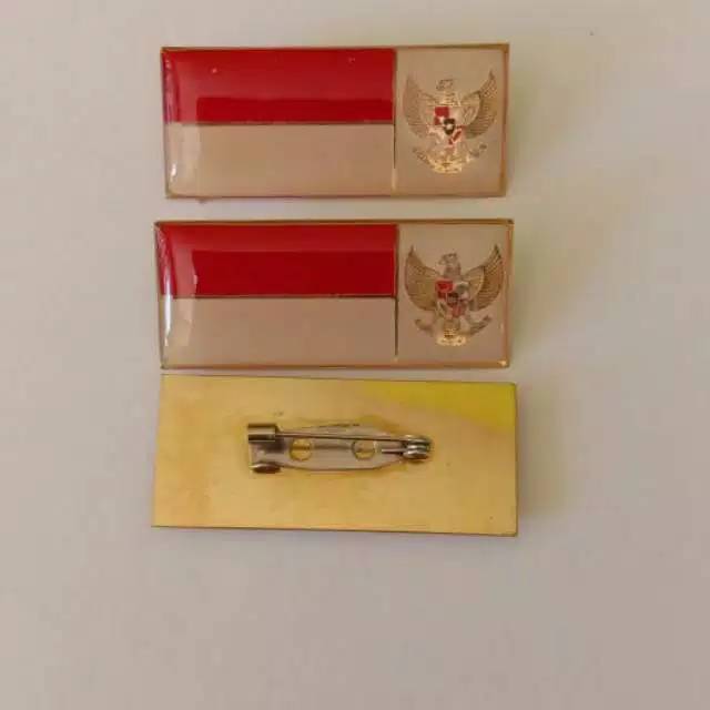 Pin bendera mera putih+garuda