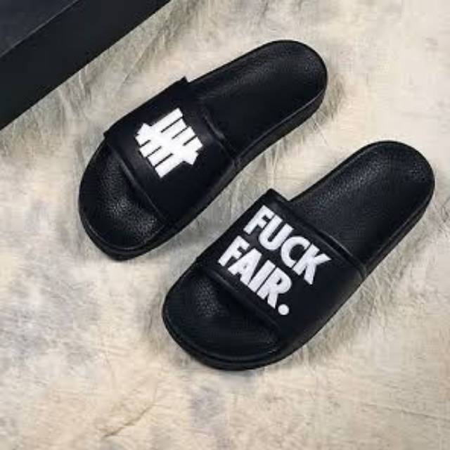 Sandal Pria Terbaru H 2878 Brand Hertz Sandal Puyuh Warna Hitam