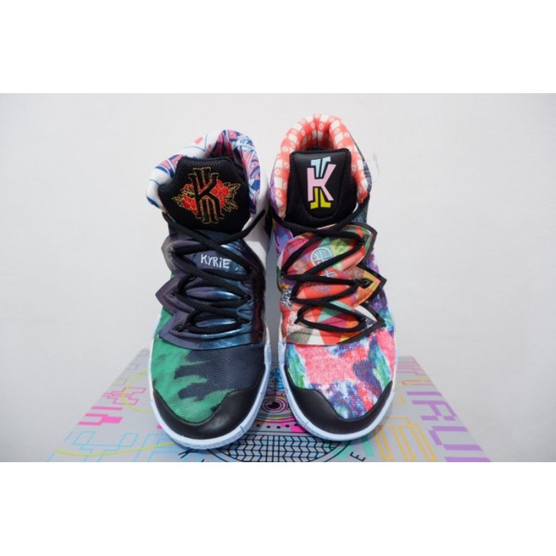 kyrie hybrid pineapple