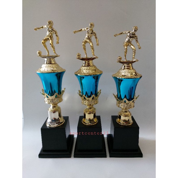PIALA FUTSAL BC 002 / PIALA BOLA SET DENGAN JUARA 1-2-3 LENGKAP DENGAN TULISAN PIALA