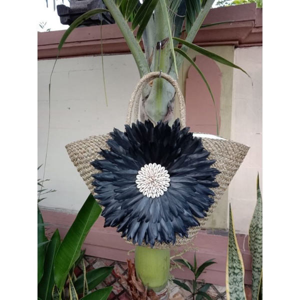 tas mendang bulu, anyaman khas bali