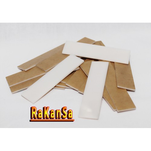

akrilik bahan name tag putih trasparan dan penitik 3,5cm