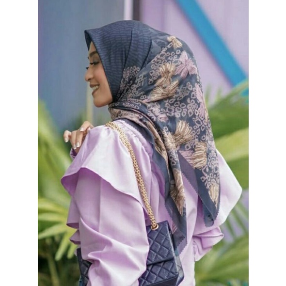 Buttonscarves Les Amities Indigo