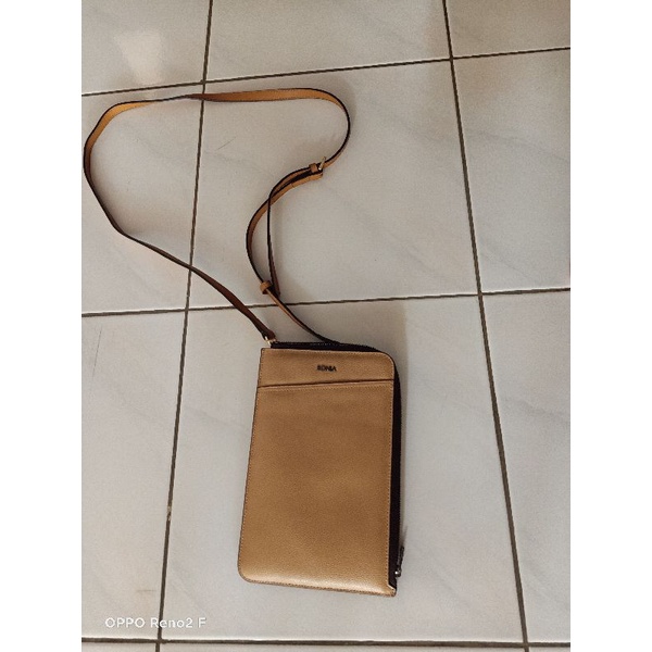 preloved dompet selempang bonia