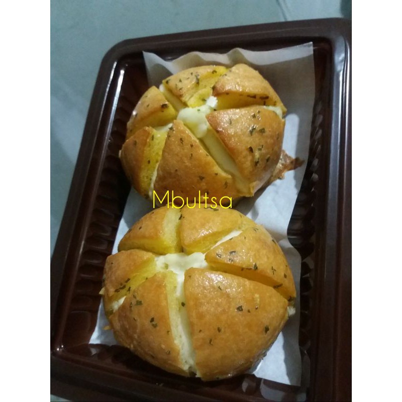 

KOREAN GARLIC CHESEE BREAD (ISI 2) HALAL