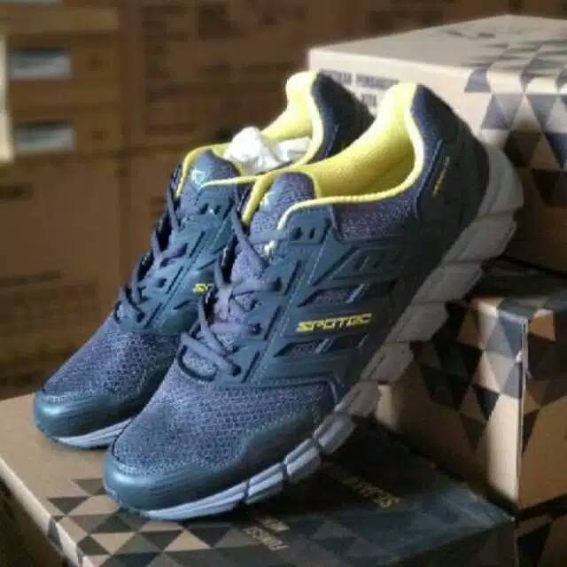 Sepatu lari / Sekolah Spotec