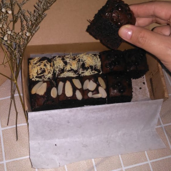 

Fudgy Brownis Sekat Small Reguler