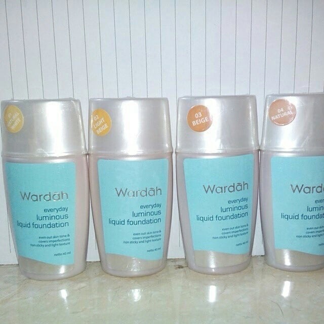 WARDAH Everyday Luminous Liquid Foundation 40ml