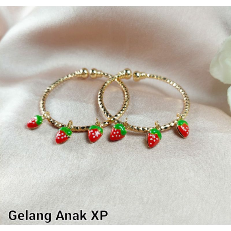 gelang tangan anak xuping warna emas motif strawberry