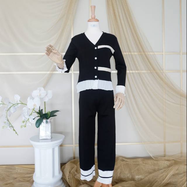 AMABEL KNIT SET - atasan dan bawahan/ outfit rajut/ baju rajut/ casual outfit