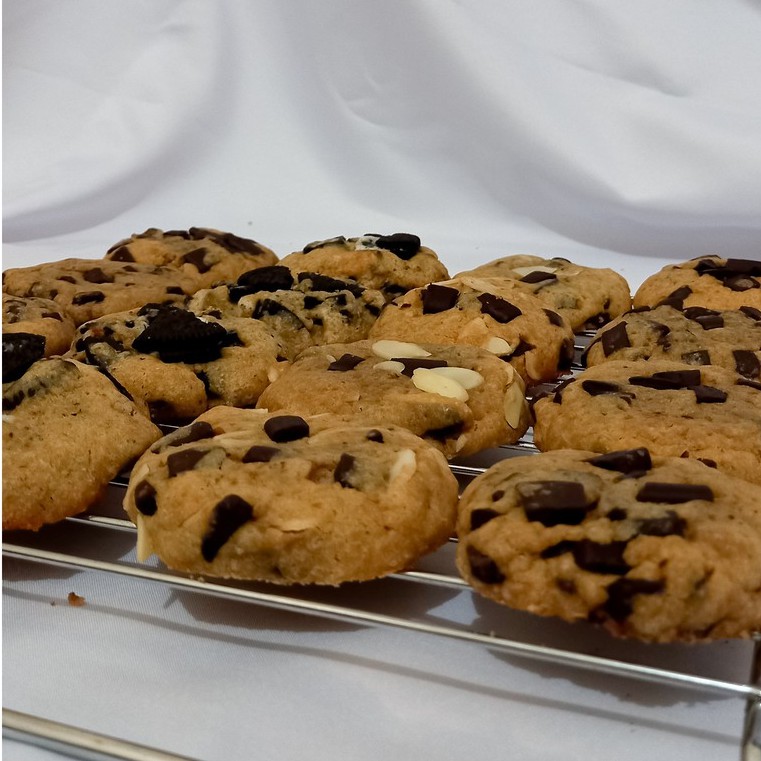 

PAKET ISI 8 SOFT COOKIES BISA CAMPUR RASA - ZATCHKUKIS (MOHON BACA DECS)
