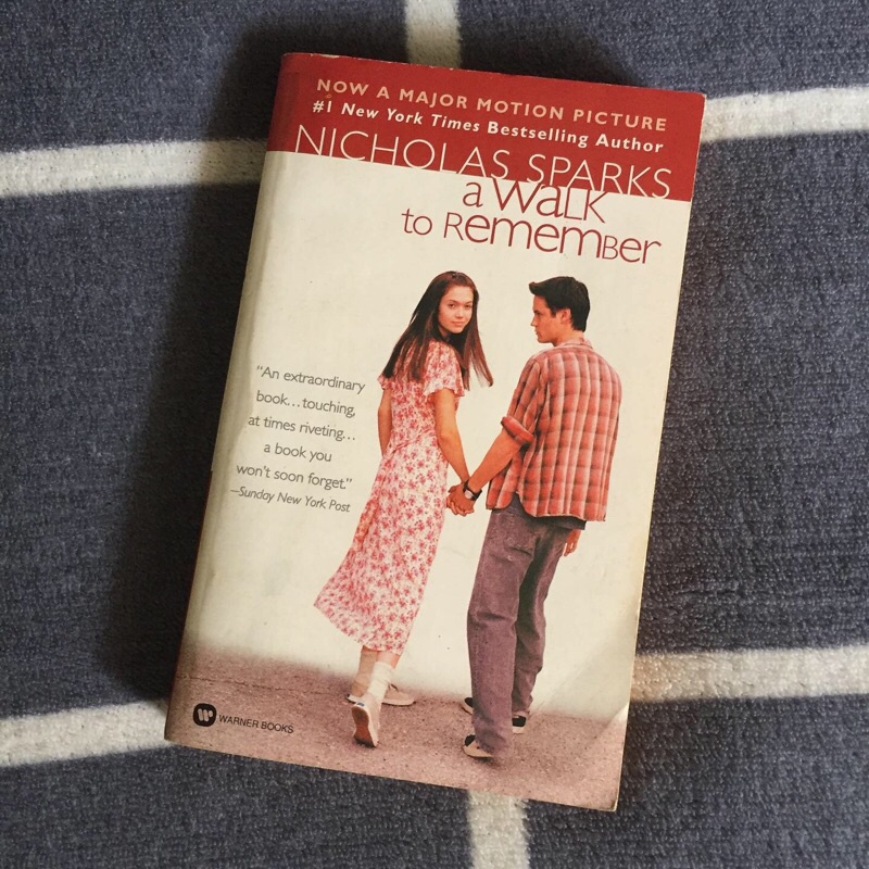 Novel A Walk to Remember by Nicholas Sparks