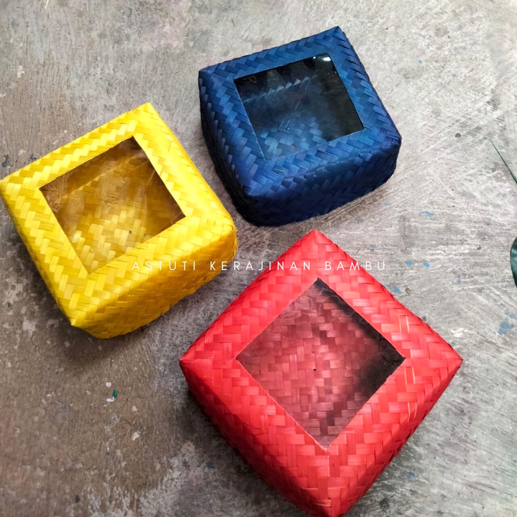 Besek Bambu Mika Warna 22 x 22 cm/Besek Mika Warna/Besek Warna Warni/Besek Jogjakarta/Besek Bambu