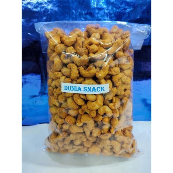 

Kacang Mede Goreng Tepung Pedas/Mete Crispy pedas 500gram