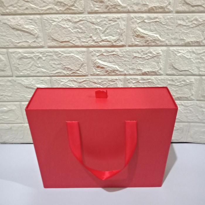 

Ginger- gift box /kotak kado - Merah