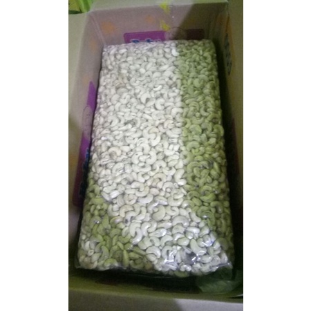 

kacang mede utuh 1 kg