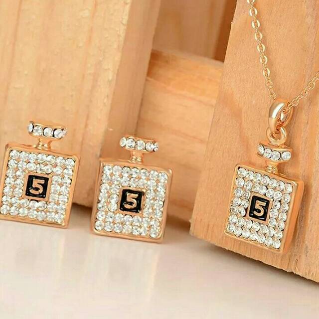 Kalung set perhiasan pengantin