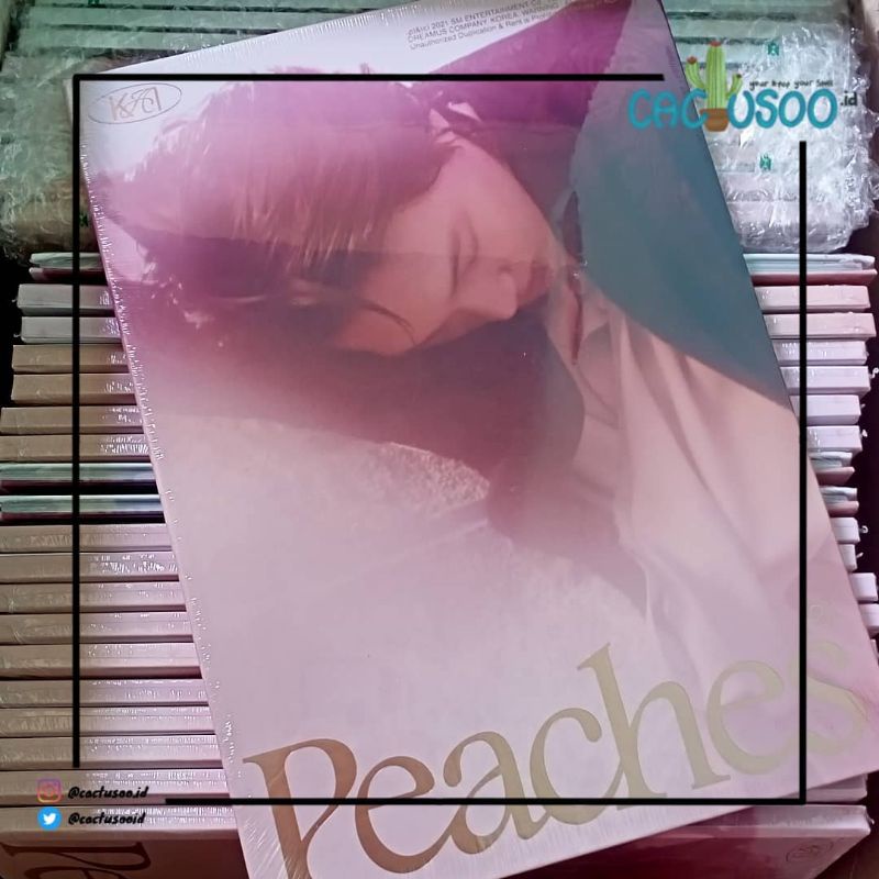 Ready Stock ALBUM KAI PEACHES PHOTOBOOK VER (PEACHES/KISSES) SEALED FULLSET